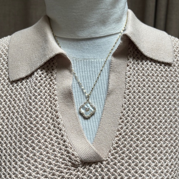 MINNIE ROSE TAUPE MESH KNIT POLO — SIZE M - NWT - Picture 2 of 5